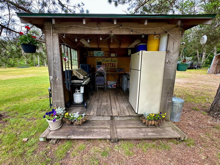 9 Oaks Inn (Pine Aire Motel, Pine-Aire Motel) - From Real Estate Listing (newer photo)